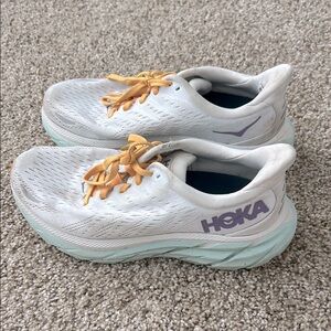 HOKA Women's Clifton 8 Shoes SOLD OUT